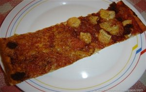 Pizza De Quesos Y Sobrasada