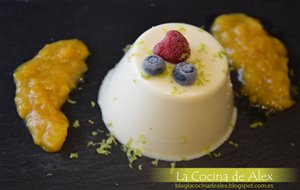 Panna Cotta De Queso Con Melocotón
