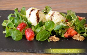 Ensalada Con Helado De Queso Crema.
