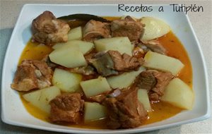 Patatas Con Costillas Guisadas
