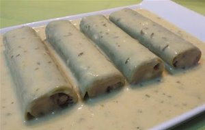 Canelones De Pollo Con Foie Y Bechamel Al Curry
