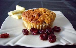 Magdalenas De Arándanos Rojos Y Chocolate Blanco