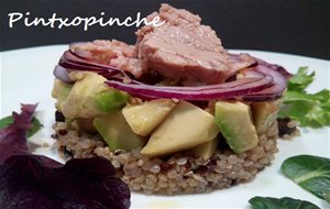 Ensalada De Quinoa Con Aguacate Y Atún
