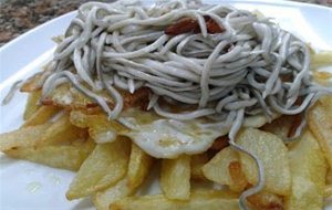 Huevos &#8220;estrellaos&#8221; Con Gulas.