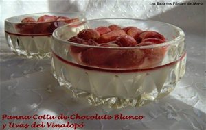 Panna Cotta De Chocolate Blanco Y Uvas Del Vinalopó