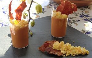 Salmorejo Con Crujiente De Jamón