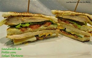 Sandwich De Pollo Con Salsa Tártara