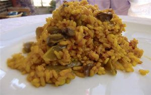 Paella De Conejo Con Hierbas Aromaticas