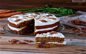 Carrot Cake Con Frosting De Chocolate Blanco