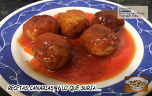 Albóndigas Con Tomate