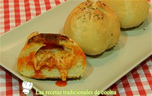 Panecillos Caseros Rellenos De Queso Y Sobrasada
