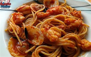 Espaguetis Marineros Con Gambas Y Almejas
			